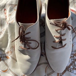 Walk-over nubuck wingtips like new